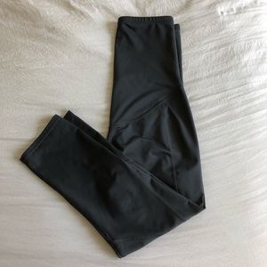 Maternity workout capris